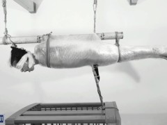 Plastic Trap - Screenshot 10 of 16 - Bondage
