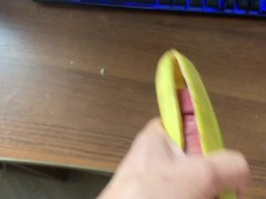 Сладко кончать в банан🍌💦 - Screenshot 10 of 16 - Solo Men