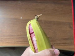 Сладко кончать в банан🍌💦 - Screenshot 15 of 16 - Solo Men