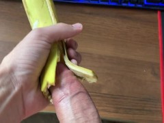 Сладко кончать в банан🍌💦 - Screenshot 5 of 16 - Solo Men