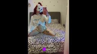 你可爱的红发女友用大胸部和大屁股戏弄你，因为她真的很想他妈的！ !️