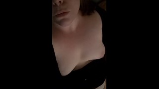 Fat Belly BBW Girl masturbando "Eu gozei dentro de 1 minuto"