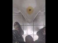 Public pee - Screenshot 10 of 16 - Pissing