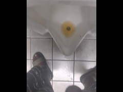 Public pee - Screenshot 14 of 16 - Pissing