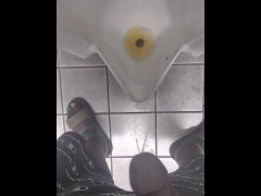 Public pee - Screenshot 16 of 16 - Toilet