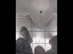 Public pee - Screenshot 6 of 16 - Pissing
