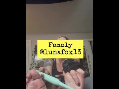 Luna Fox13 tickles feet