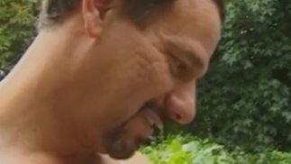 Échangiste Wifey prend une éjaculation faciale massive