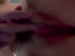 クローズアップで立ちオナニー！オーガズム！貧乳乳首ビンビン！