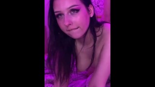 orgasmes fille faisant doggystyle