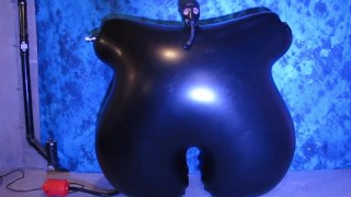 Gigantesco x-suit inflável