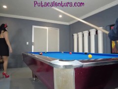 MESERA BILLAR EL LEON PIERDE APUESTA EN JUEGO BOLA EIGHT