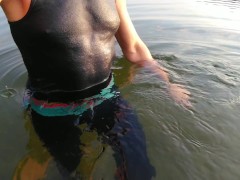 Купаюсь в озере в спортивной одежде на закате...Мокрые леггинсы и майка... - Screenshot 10 of 16 - Leggings