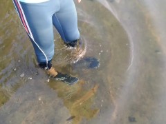Купаюсь в озере в спортивной одежде на закате...Мокрые леггинсы и майка... - Screenshot 4 of 16 - Swimming