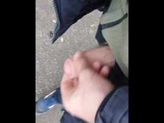 Handjob in Forest von tiny Babe in public