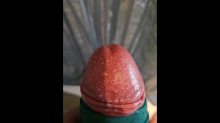 ASMR Lovense Gush gros plan gémissant et sperme dans la douche