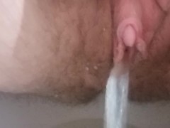 Close up pissing - Screenshot 4 of 16 - Close Up Pussy