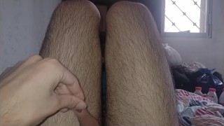 Волосатая мужская нога