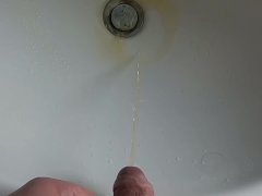 Man Piss in Sink and he farts many Times its Amazing