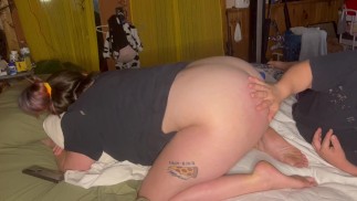 Ze was pijnlijk en helderrood na dit harde pijnlijke spanking