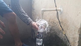 Ik kocht 5 liter water in India, Puttaparthi.