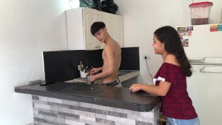 SEXE AMATEUR FAIT MAISON AVEC MA VOISINE BRUNE, ELLE M’A DIT QU’ELLE VOULAIT QUE JE L’EMBRASSE BELLE