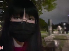 Remote control retractable anal plug inserted anal, passers-by keep passing by ejaculating in public - Screenshot 10 of 16 - Chinese