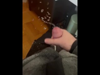 WFH 小便和精液