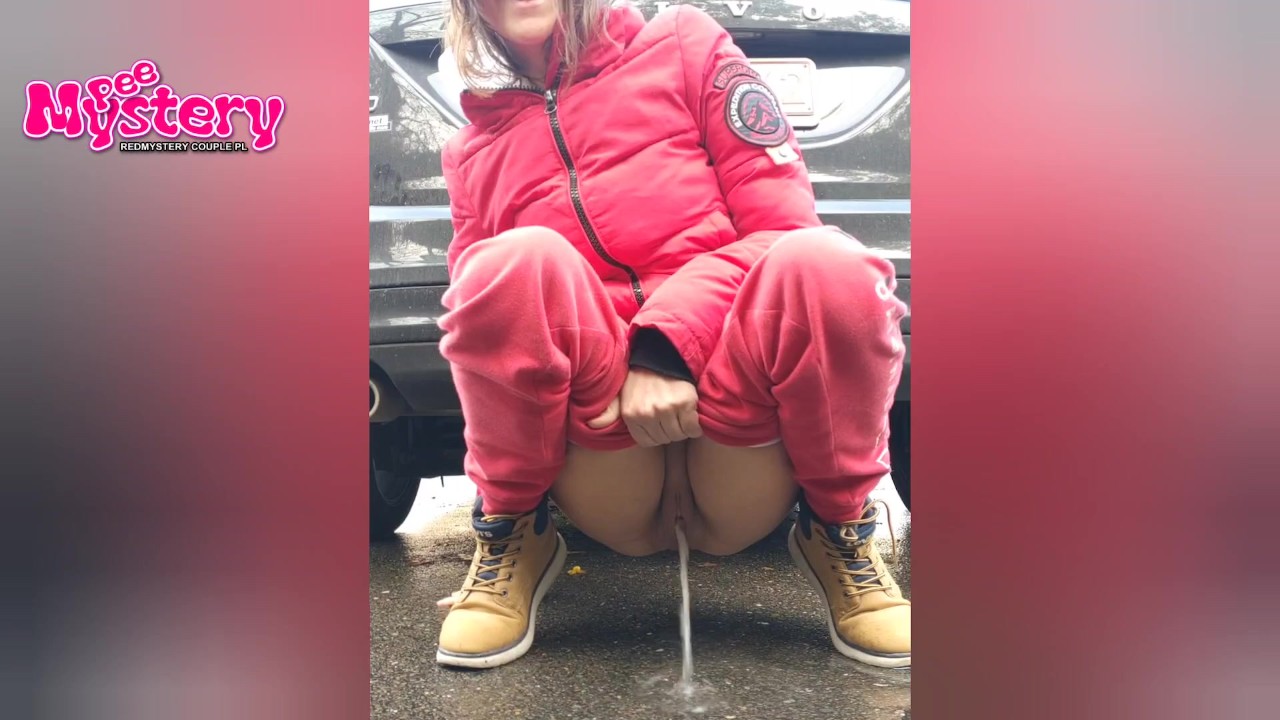 公共の場で寒い日におしっこをHot