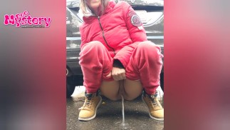 Girl's pissing appreciation