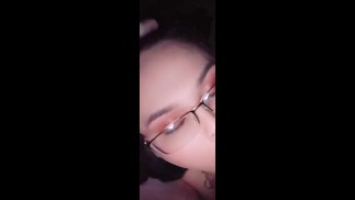 业余 TS 喉咙他妈的（邋遢）他妈的和射精在嘴里