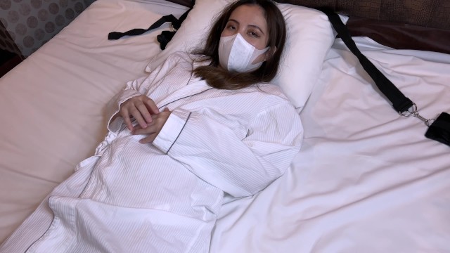 【失神イキ/大量潮吹き】オイルマッサージでとろとろになった危険日おまんこに大量中出し!! 目隠ししてる隙にゴムを破いて…?? 強◯的に何度もイかされて快楽に堕ちる人妻さん♡　個人撮影 素人 NTR