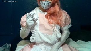 Anime Cosplay Sissy Maid Crossdresser se exibe para a câmera