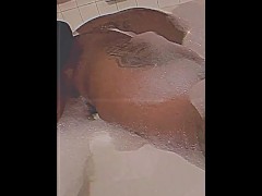 Bubbles - Screenshot 15 of 16 - Bubble Bath