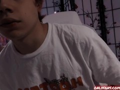 Hooters boy holds in his moans while edging 🦉 2/16