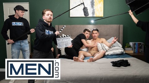 MEN - Colton Reece encuentra un dormitorio para descansar y accidentalmente dispara una escena porno con Joey Mills