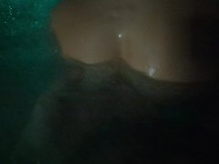 SESSO IN PUBBLICO Scopata al party nella Jacuzzi davanti agli amici - Coppia Amatoriale Miele Blanco