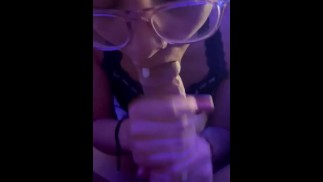 Huge cumshot in mouth💦👅