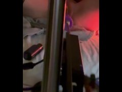 Squirting on my fuckingmachine