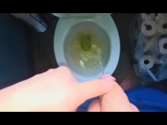 Dirty oily BWC pissing for you my hot milf 