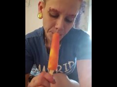 I love these popsicles so juicy and so yummy!part.3.