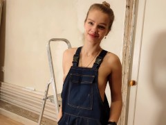 Работница не справилась в срок  с заданием, и отработала своей киской с большим камшотом на лицо. - Screenshot 2 of 16 - Cum On Face