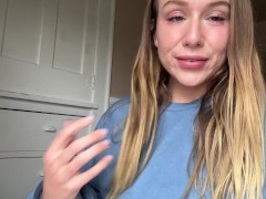 SQUIRTING TEEN ALMOST CAUGHT IN PARENTS BATHROOM - Screenshot 11 of 16 - Petite