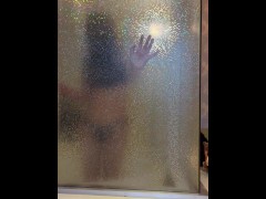 すりガラスの向こうから押し付けられるおっぱいがエロい立ちバック - Screenshot 8 of 16 - 浮気