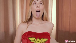 Cosplay girl Mary in Super Hero Wonder Woman Fingering and sucks a hard cock