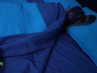 StepSon Hops Into StepMoms Bed After Nightmare - 3of3 screenshot number 0