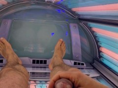 Sunbed Orgasm - Screenshot 11 of 16 - Sunbed