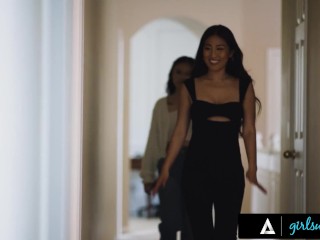 Girlsway - Jennie Rose nostalgique revisite des souvenirs de son ancienne maison avec la charmante nouvelle propriétaire Lulu Chu!