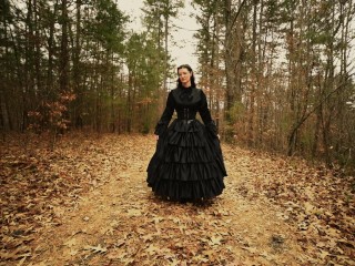 Gothic Vitoriana Tinkle Na Floresta | Garotas Fazendo Xixi :)