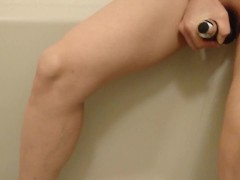 無修正 人妻 バイブ 快感 絶頂 お漏らし すぐいっちゃった - Screenshot 14 of 16 - Public Pee